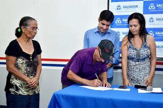 prefeito-acm-neto-prefeitura-de-salvador-minha-casa-minha-vida-sindec-governo-federal-525x350