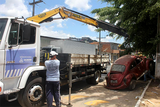 sucata-prefeitura-de-salvador-mosquito-da-dengue