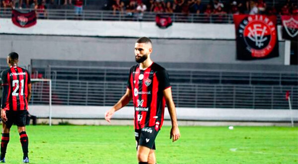 Instagram E. C. Vitória / Vini Olivier