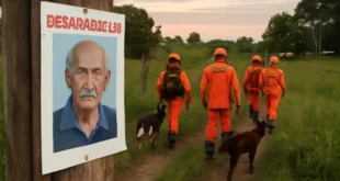 Capa horizontal 16:9 mostrando bombeiros com cães buscando aposentado desaparecido ao sair para comprar refrigerante na zona rural de Rio Branco.