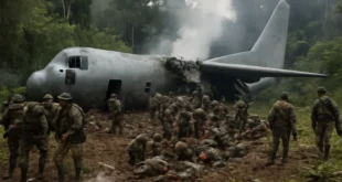 Imagem horizontal de um avião Hércules com dezenas de soldados, representando acidente em Puerto Leguízamo, Putumayo
